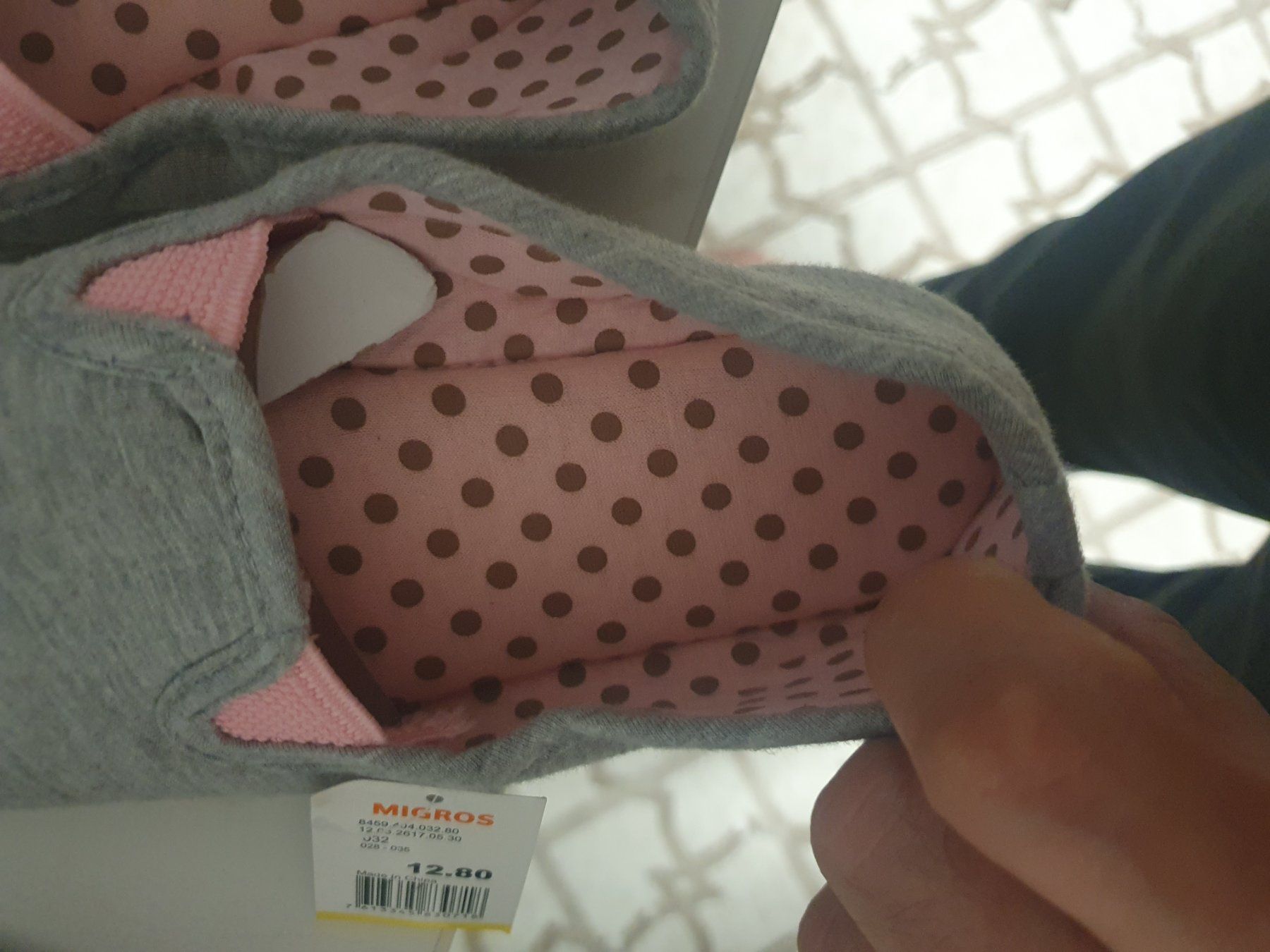 Scarpe per ragazzi: Hausschuhe Flip Flop Kinder Slipper 32 – Nuovo e nell'imballaggio originale da Zürich venduto da Alibaba1234 2