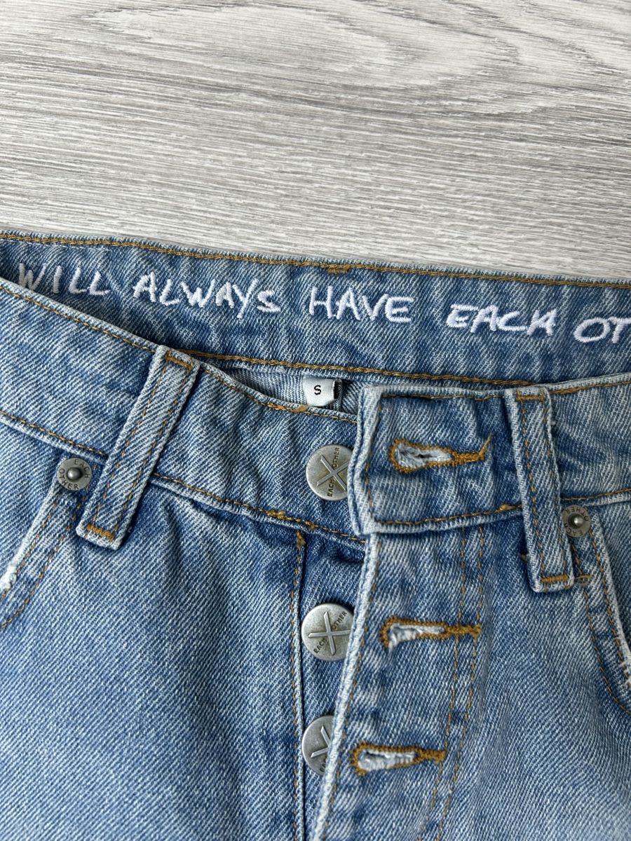 Jeans: Shorts en jean EACH OTHER taille S – D'occasion à Genève par and_k79x 1