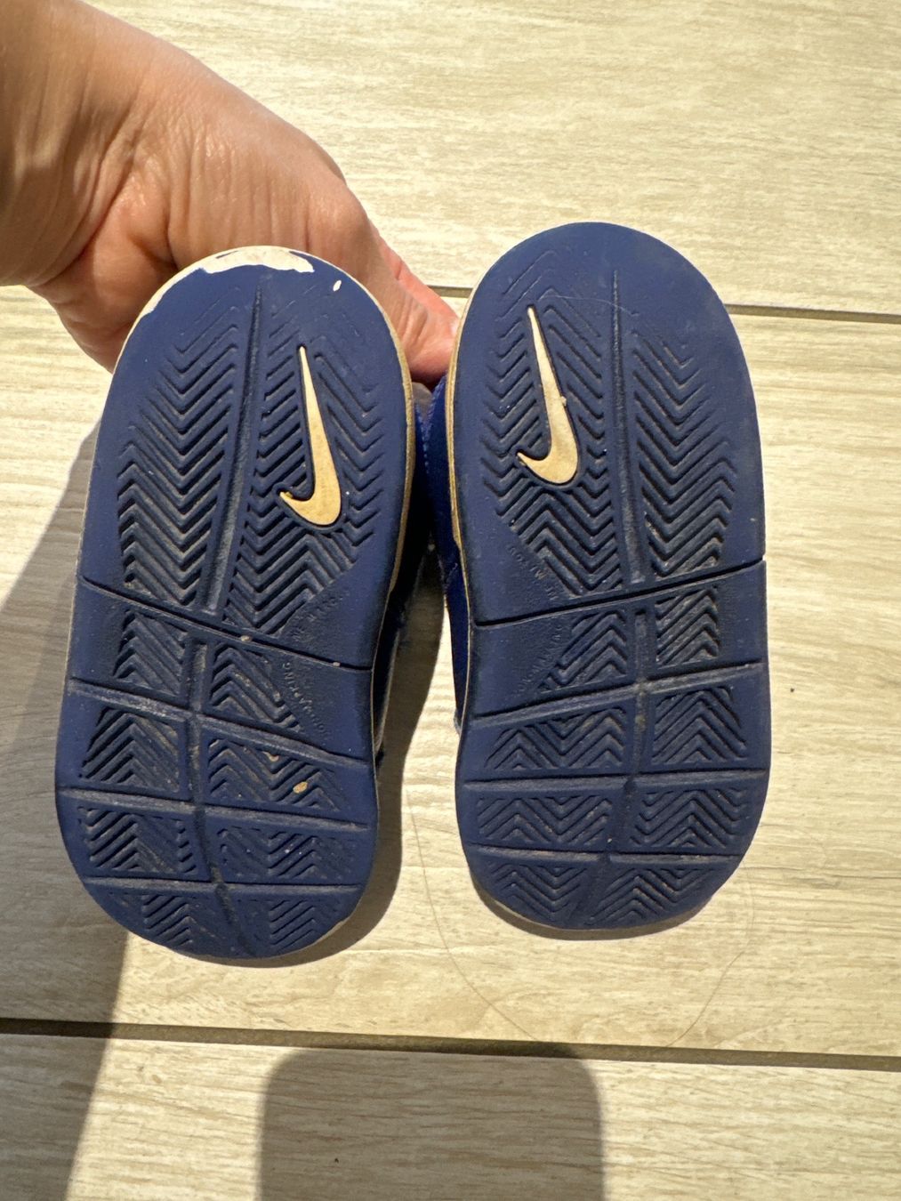 Nike Scarpe per ragazzi: Nike Turnschuhe Gr 25 – Usato da Gelterkinden venduto da Familienferien 5