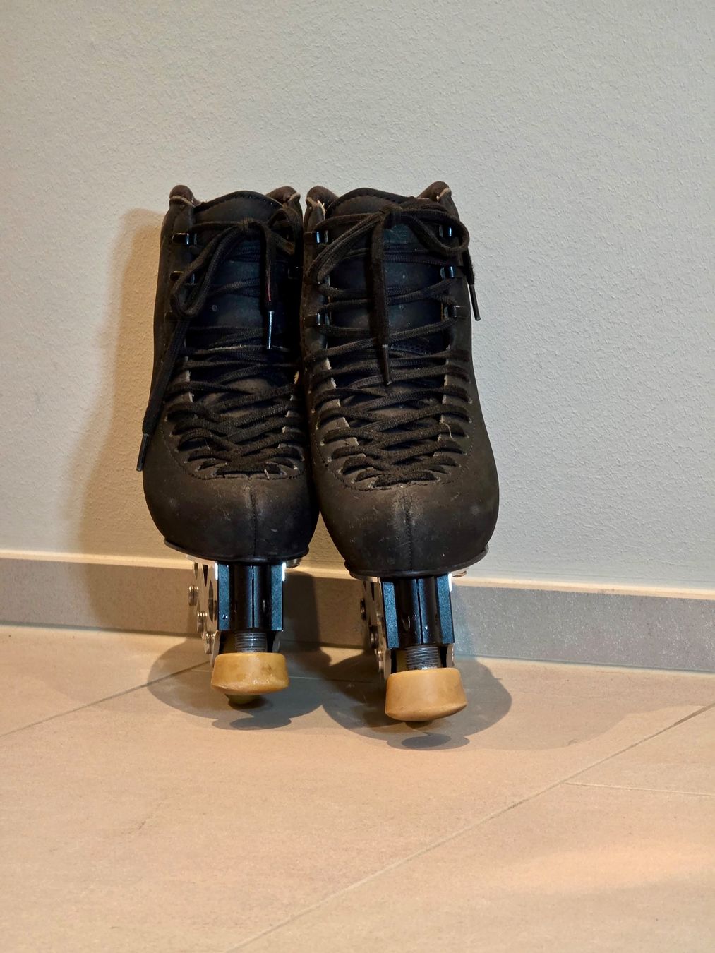Pattini in linea & Pattini a rotelle: Edea Snow White Inline Kunstlauf Rollerblades – Usato da Sursee venduto da czi_t5sn 3