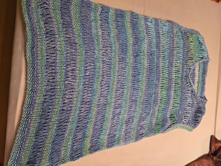 Handgestrickter pullover