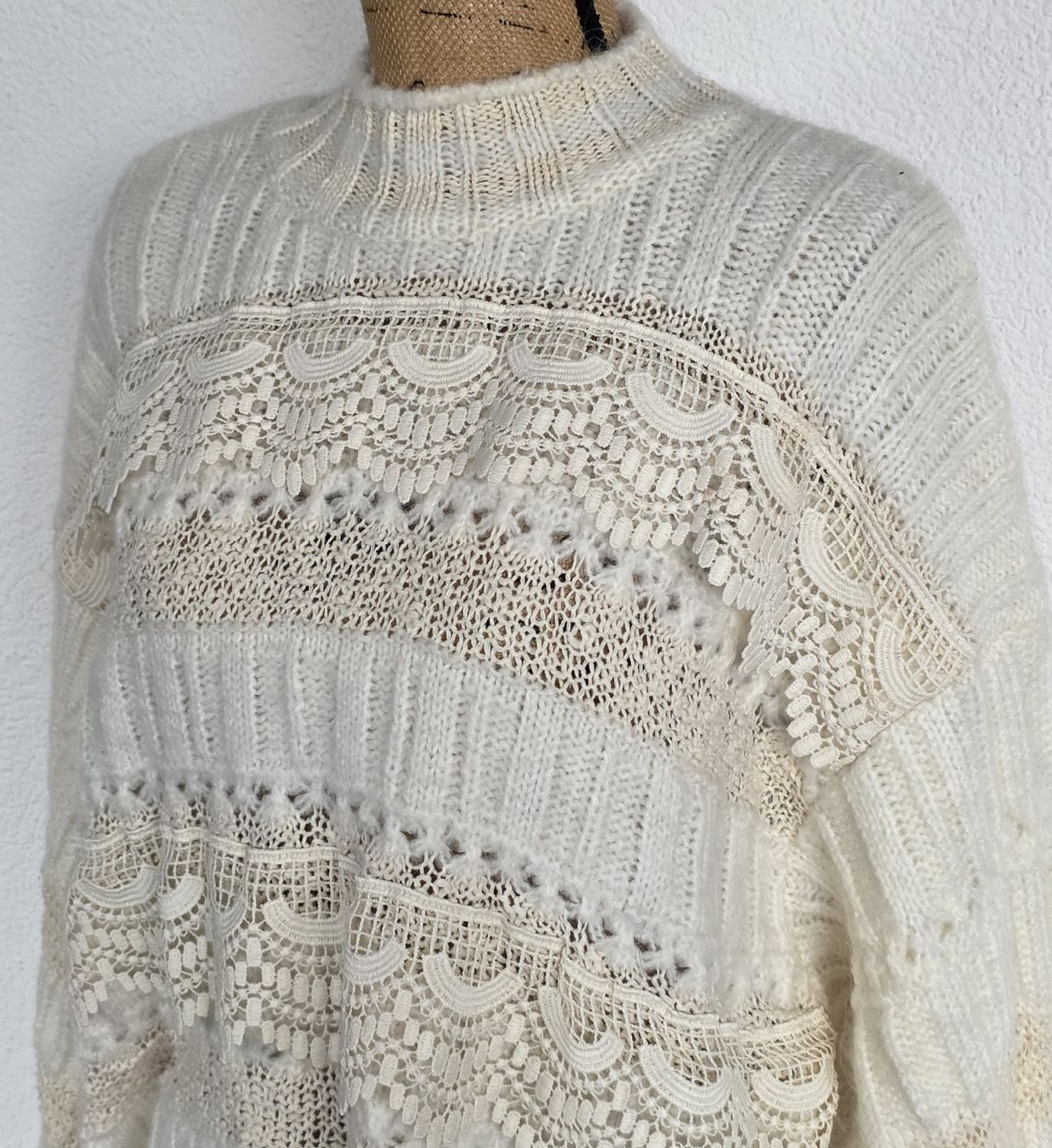 Zara Maglioni & Felpe: Wunderschöne Zara Strickpullover,  mit Spitze, Grösse S\M – Usato da Rheinsulz venduto da Gilea 3