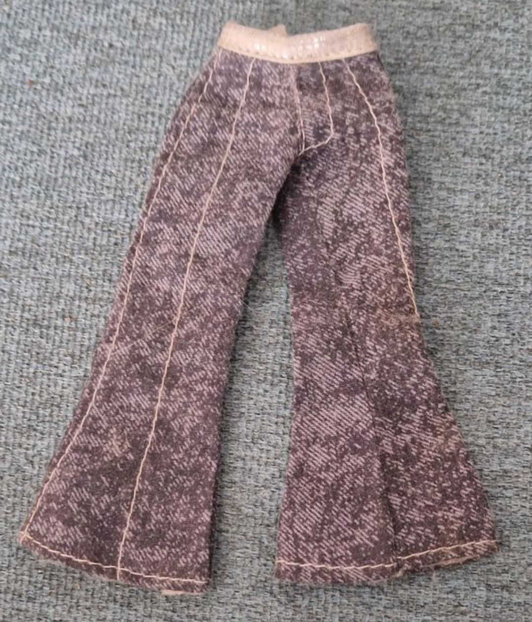 Bambole: Pantalon pour Barbie – Usato da Couvet venduto da Pioune