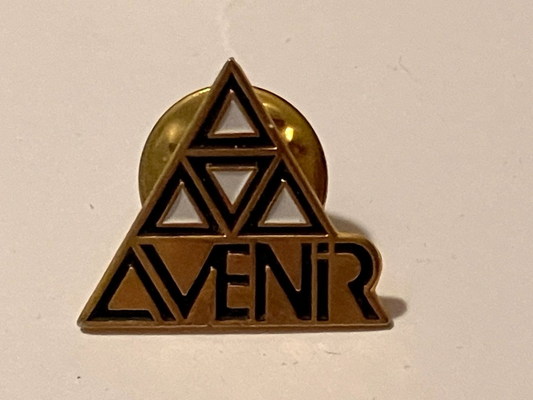 Plaquettes & Badges: 1 Pin Avenir – D'occasion à Basel par djwwpp