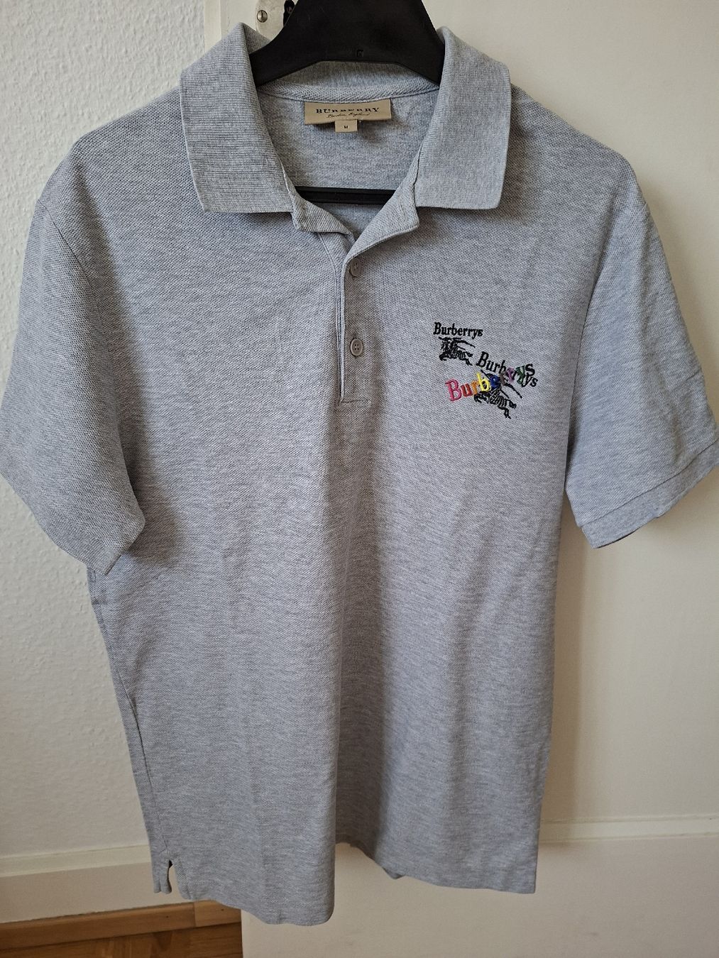 Burberry Polo-Shirts: Polo Burberry gris taille M  – Gebraucht aus Renens VD von ser_j2fn 2