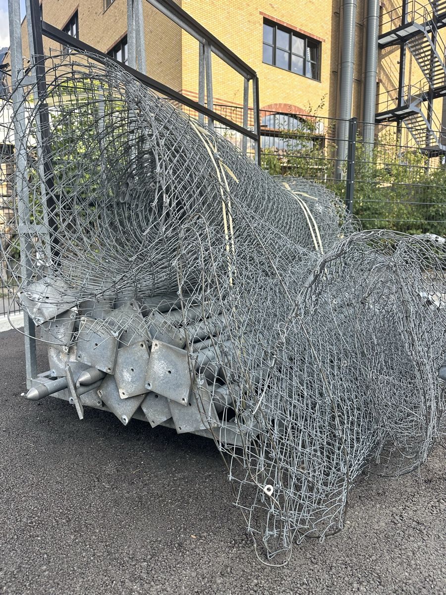 Zäune: ca. 40m Maschendrahtzaun mit Pfosten – Gebraucht aus Schaan von tina.hilti