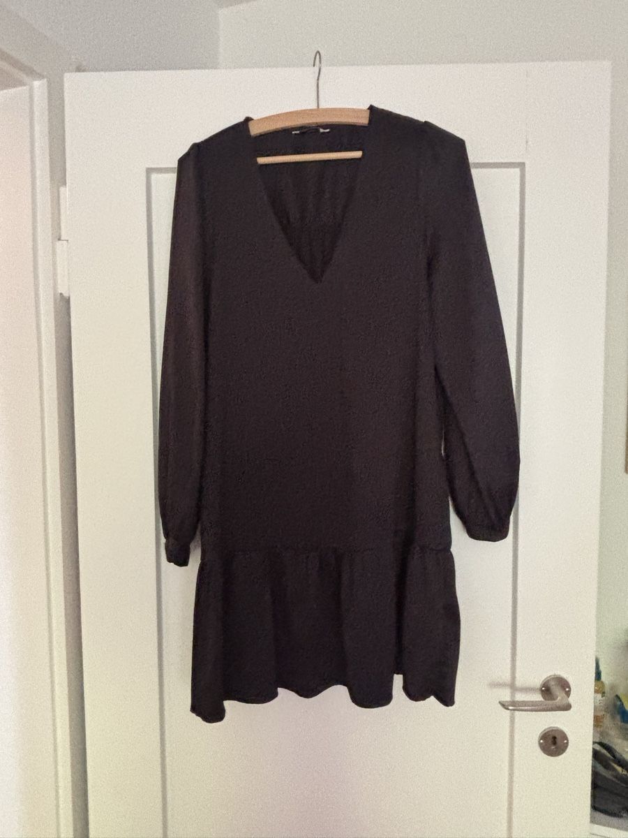 Kleider: Kleid PIGALLE schwarz Grösse M – Gebraucht aus Basel von deje85