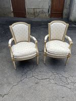 Paire de fauteuils style Louis XVI