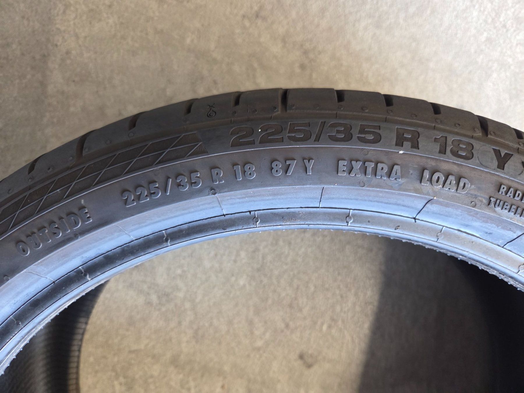Continental Pneus & Roues: 4 Sommerpneu 225 35 18 Continental – D'occasion à Cham par AMAG_RETAIL_ZUG 1