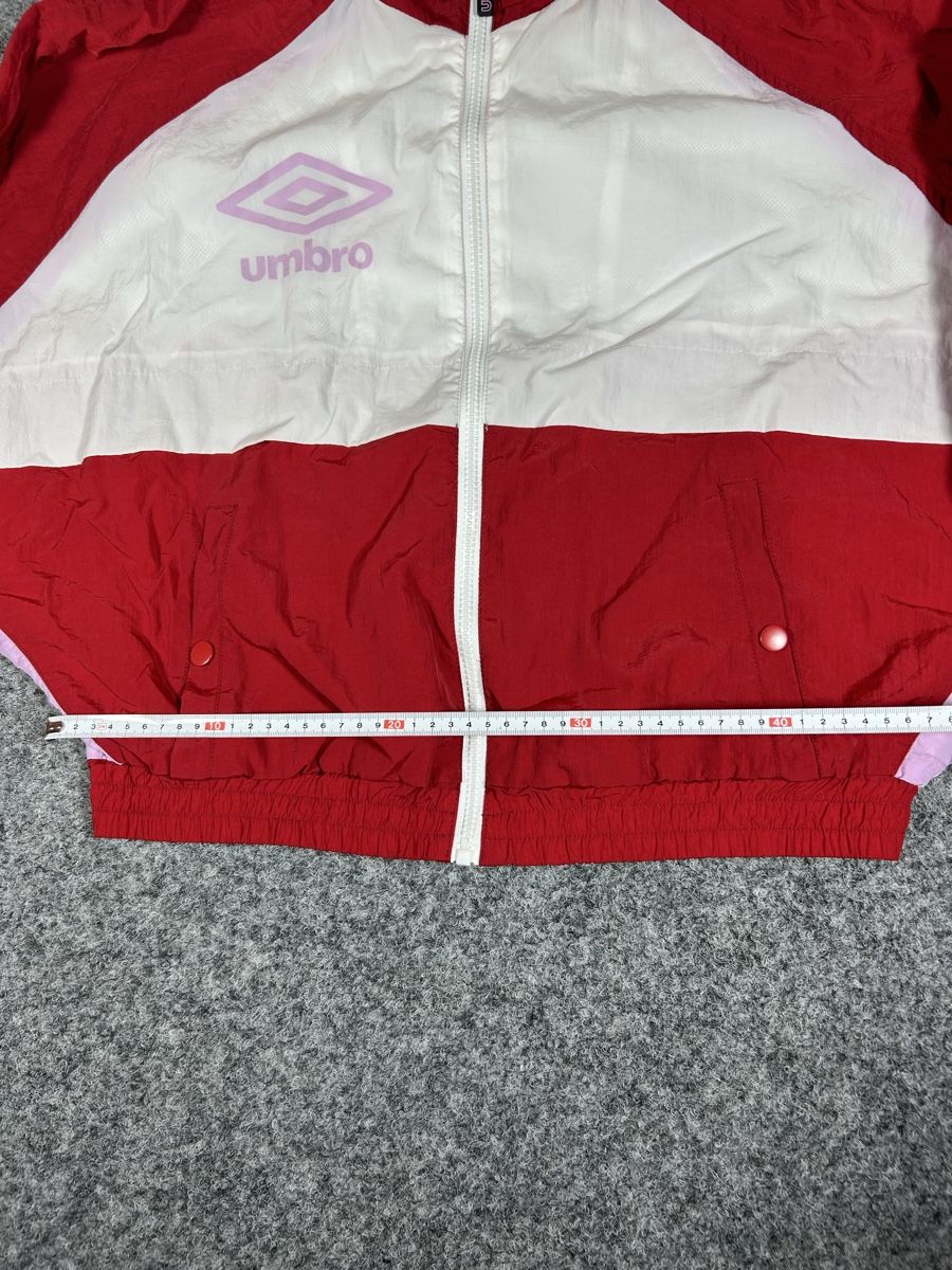 Umbro Giacche:  Umbro jacket size Small women  – Nuovo (secondo la descrizione) da La Sagne NE venduto da Matlasape 4