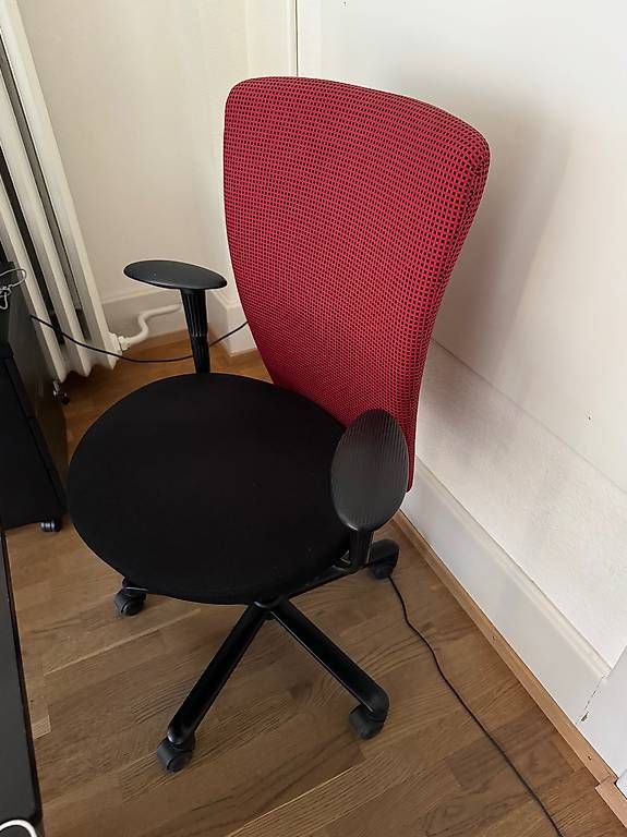 Chaises: Bürostuhl – D'occasion à Bern par figureskater