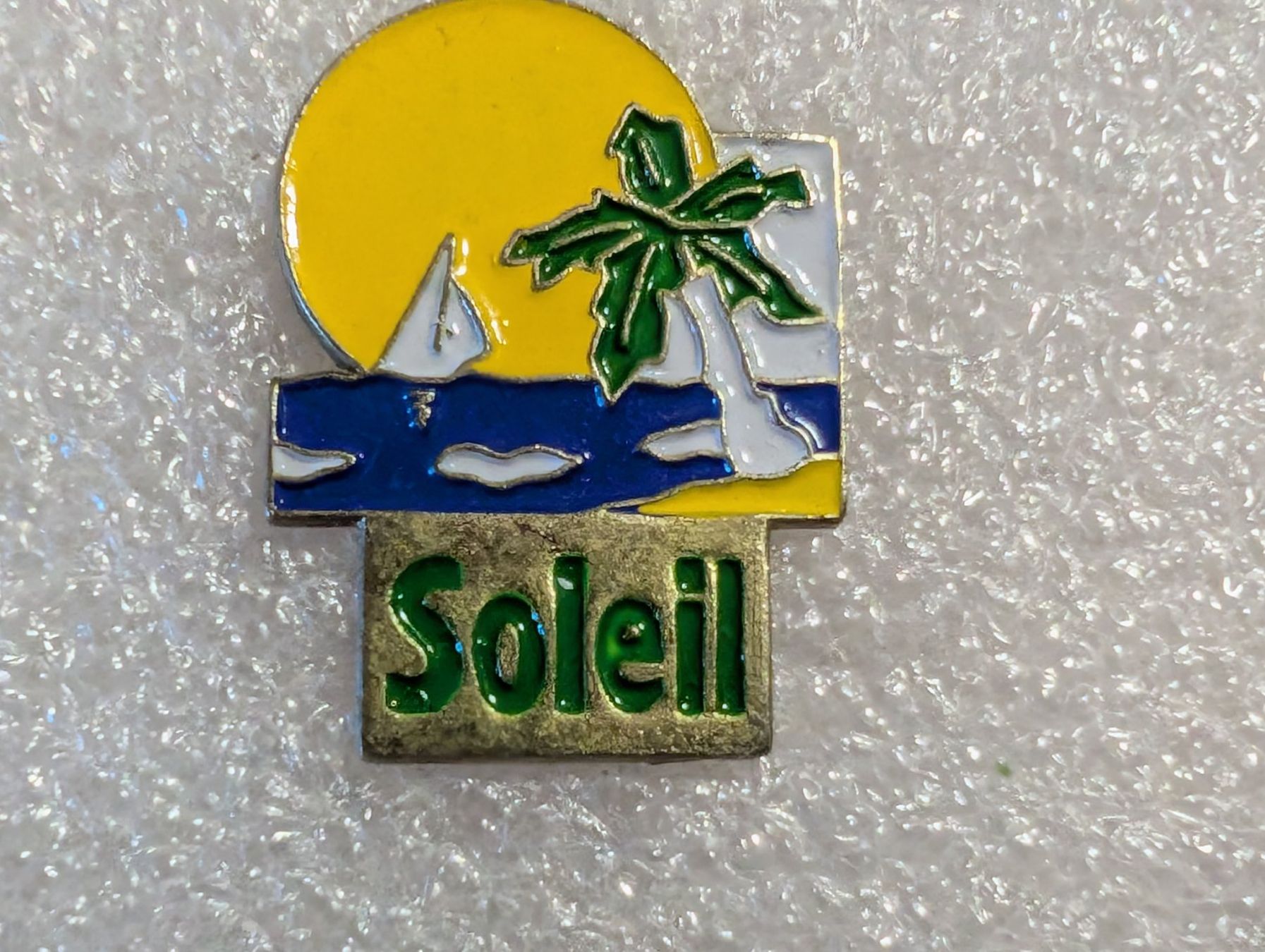 Placchette & Badge: Ansteckpin 278: Soleil – Usato da Oppligen venduto da Pin-Fall-Shop