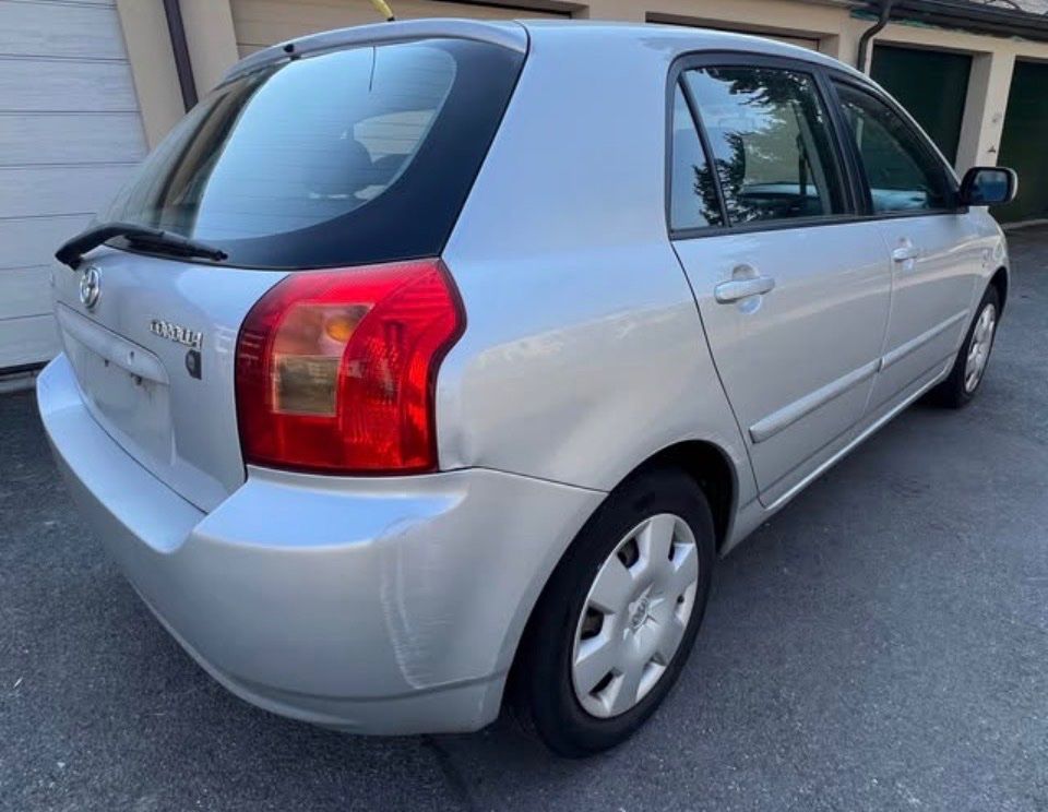 Toyota Automobili: Toyota Corolla 1.4  Jg 2003 – Usato da Zürich venduto da master8051 2