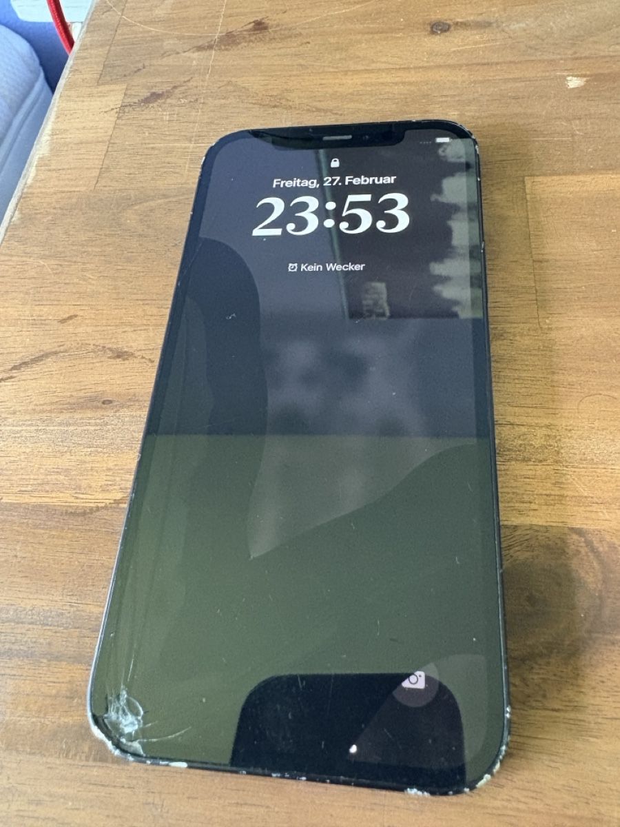 Apple Portables: iPhone 12  - Defekt, für Bastler oder Ersatzteile! – Défectueux à Zürich par Nonas1996
