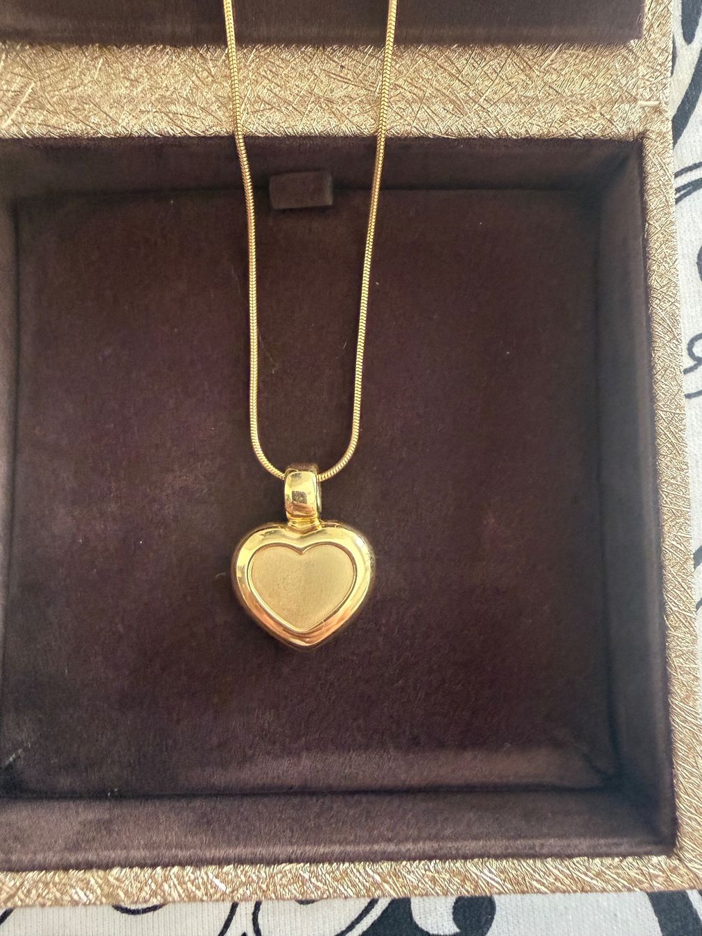 Catenine: Collier 18k,neuf. 7.10 grammes – Nuovo e nell'imballaggio originale da St-leonard venduto da Lilliii