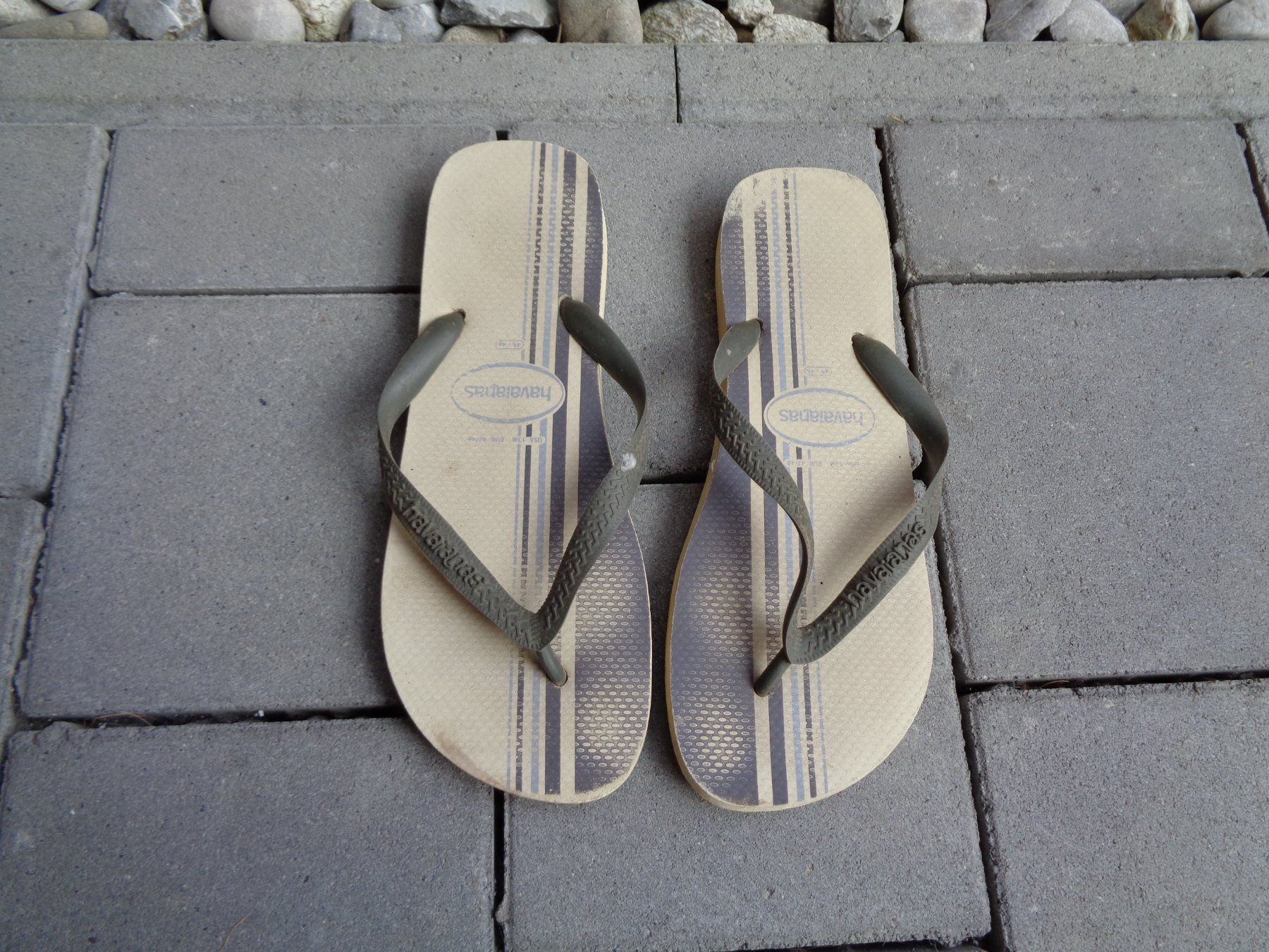 Havaianas Herrenschuhe: Havaianas Herren grau Gr. 45-46 - 400131 – Gebraucht aus Küssnacht am Rigi von Schuhe-Secondhand