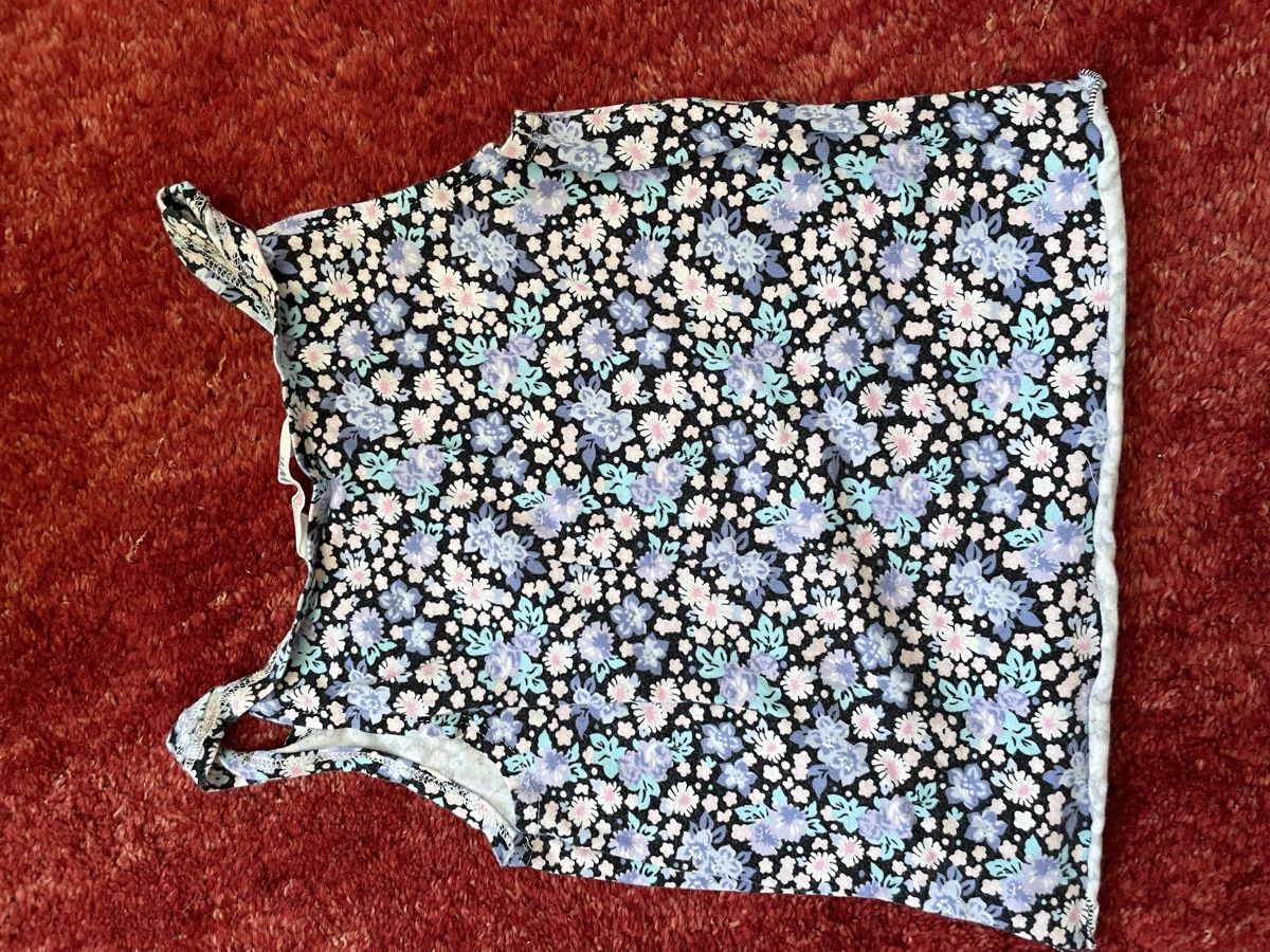 H&M Top: Blumen Crop Top – Usato da Dittingen venduto da nje_9nlt 3
