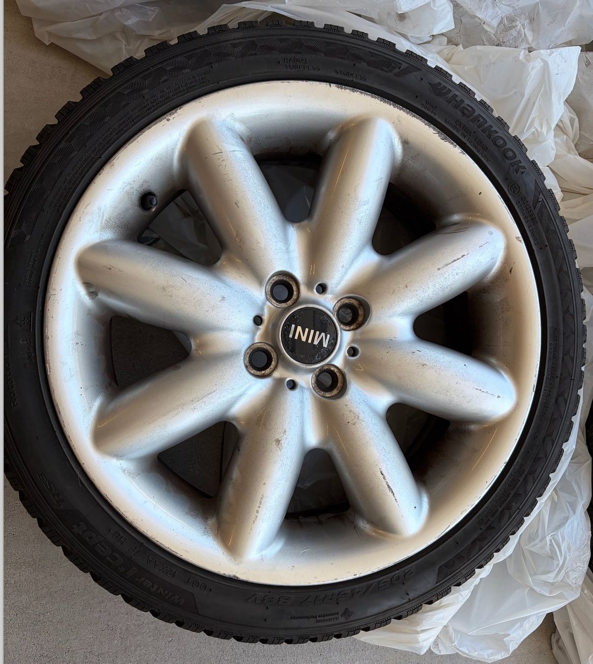 Pneus & Roues: Mini Cooper S Winterreifen Hancock mit Felgen – D'occasion à Landschlacht par Briona 3