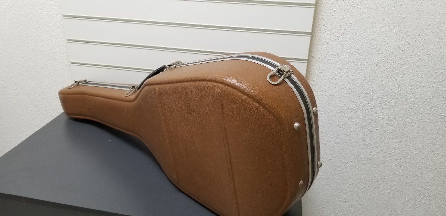 Ovation Strumenti musicali: koffer für ovation gitarre – Usato da Glattbrugg venduto da Swissmusik 3