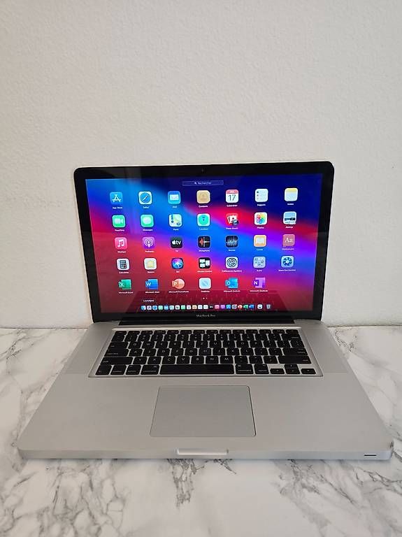 Apple Notebook: MacBook Pro 15| SSD| Big Sur – Usato da Renens VD venduto da MTD2211 2