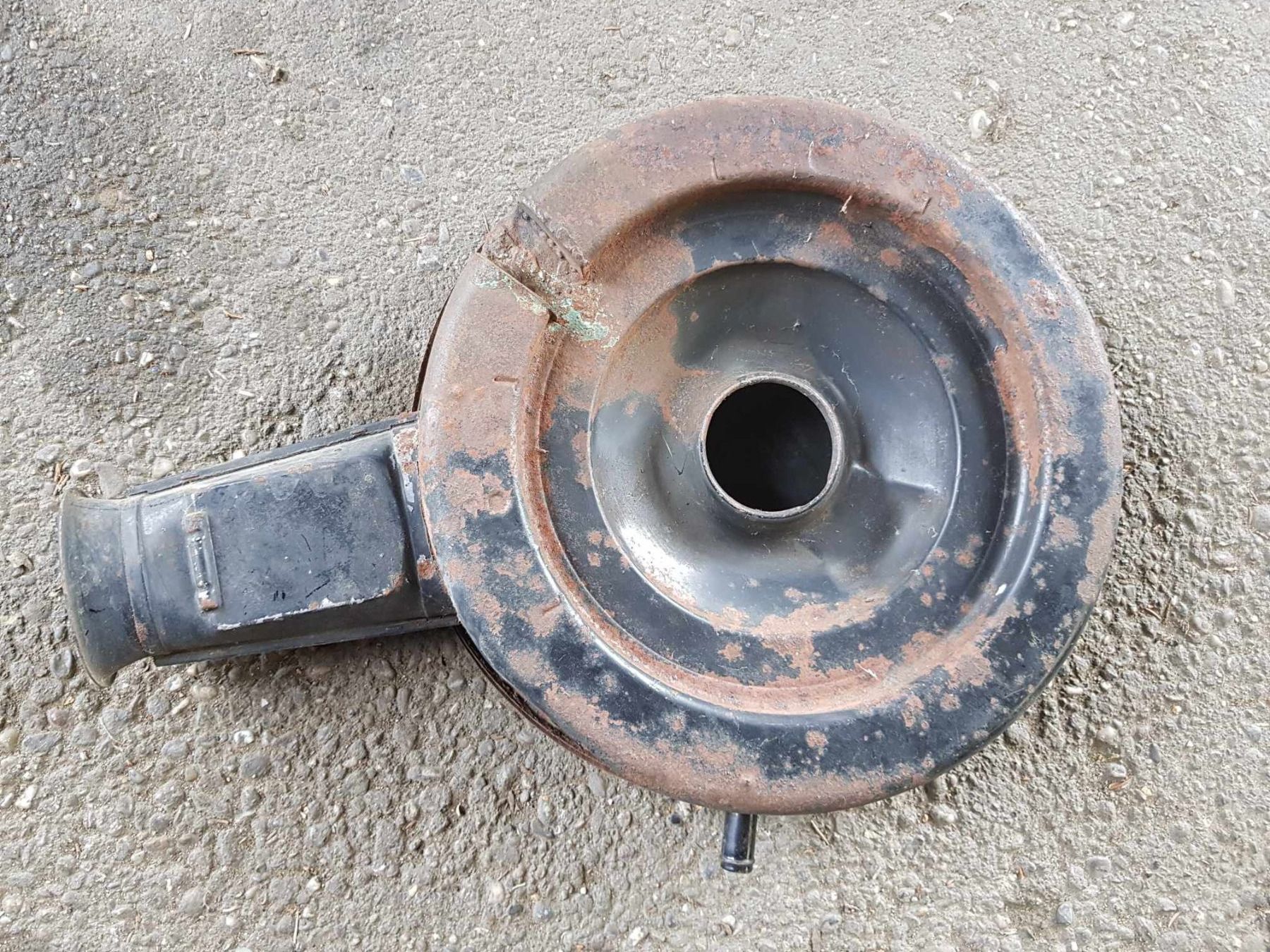 Tutti pezzi di ricambio auto: Luftfiltergehäuse Mopar – Usato da Niedergösgen venduto da usc_8qc6 2