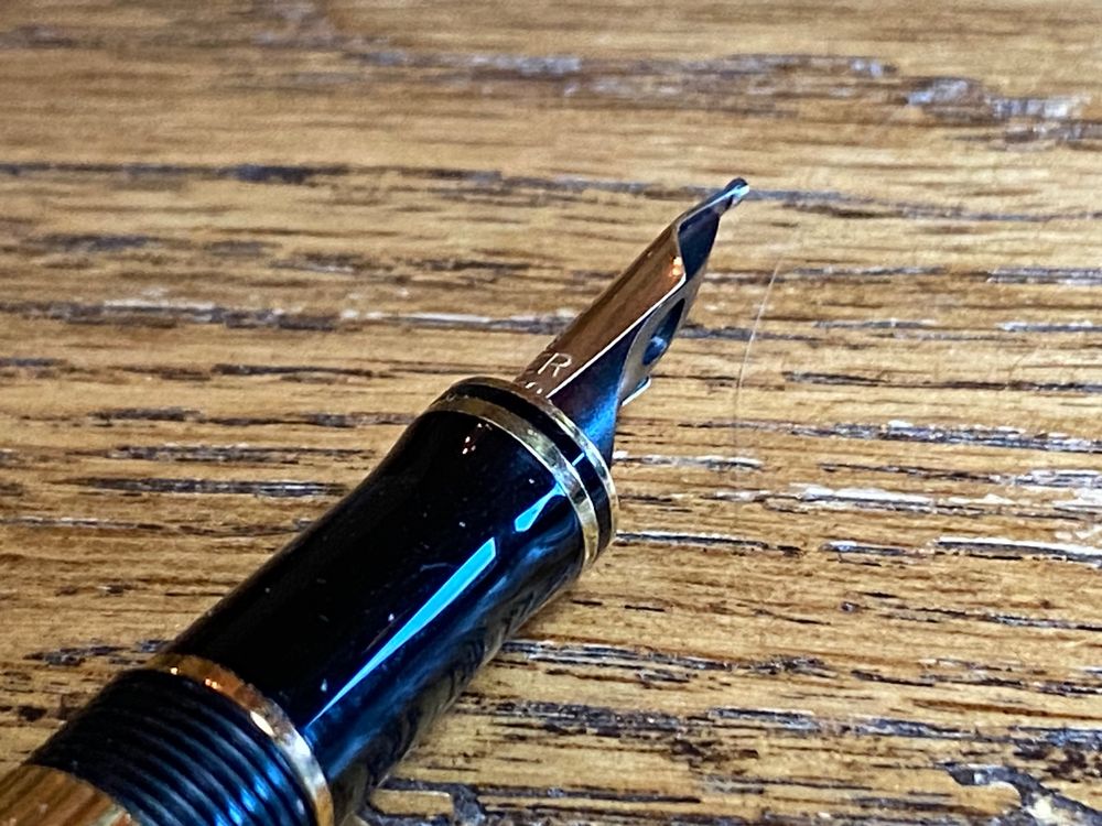 Sheaffer Agio Compact Füllfederhalter – Schlank & Vergoldet | Mit Goldakzenten | Praktischer Schreiber Für Unterwegs