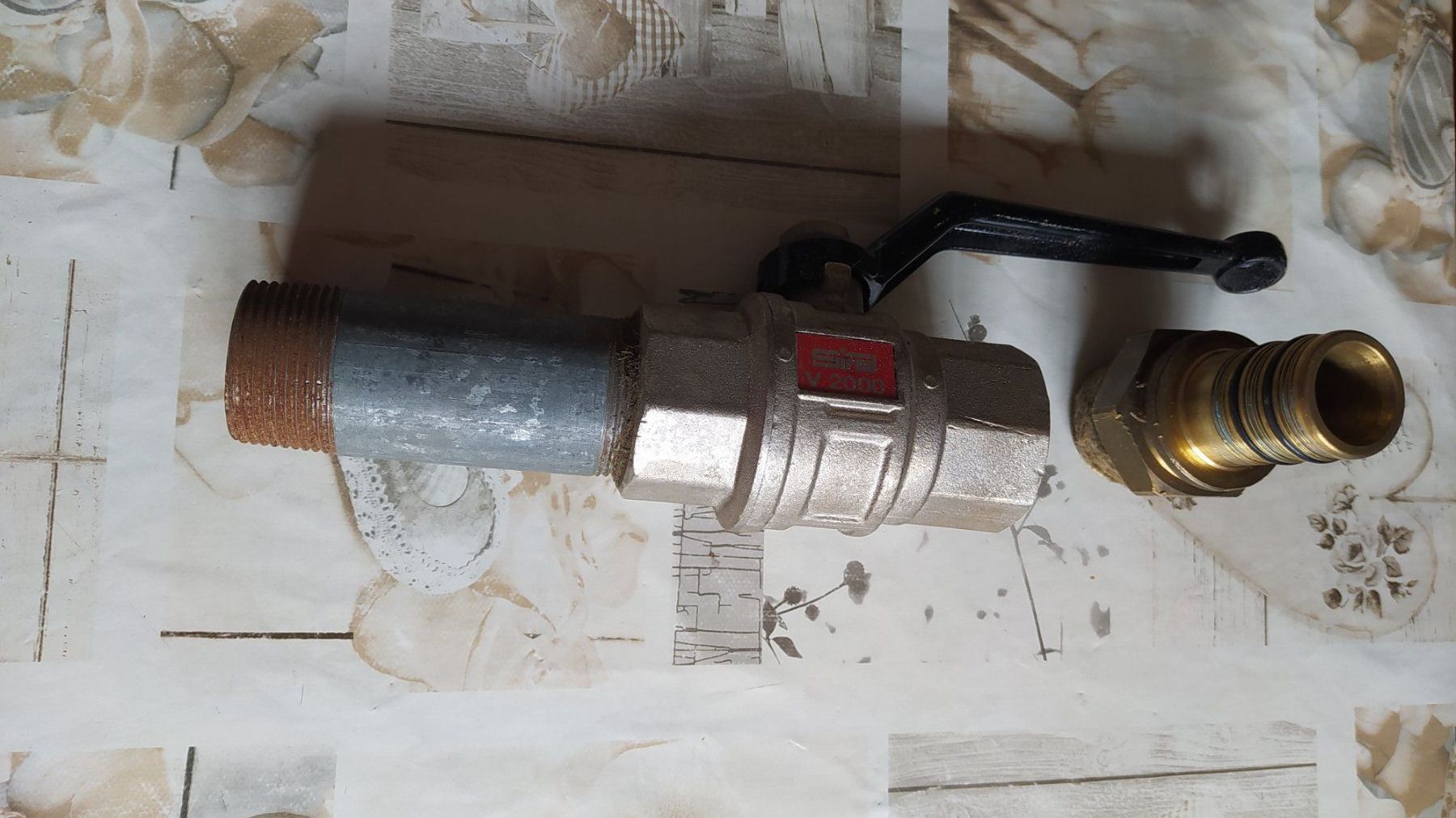 Rubinetteria: Kugelhahn 5/4" Zoll (siehe Bilder) – Usato da Uerkheim venduto da Housichlousi