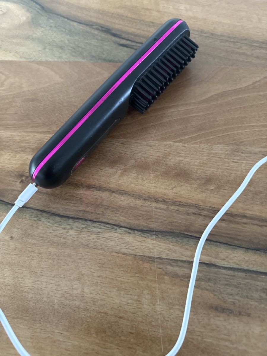 Altro per la cura dei capelli: Glättebürste mit Ladekabel und Netzteil neu – Usato da Niederscherli venduto da Doene0 2
