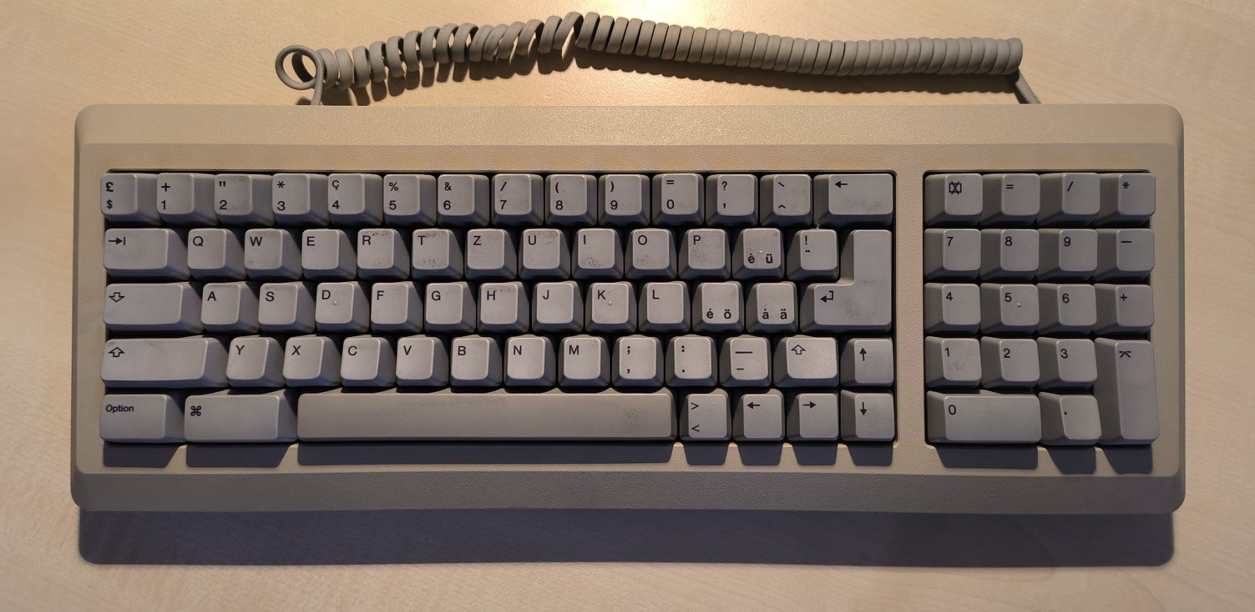 Apple Tastaturen: Apple M0110A Tastatur – Gebraucht aus Möhlin von Oemer_von_Ueskueb