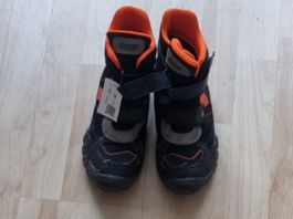 Tech Winterschuhe Gr. 35 - Warm gefuettert, Neuwertig!