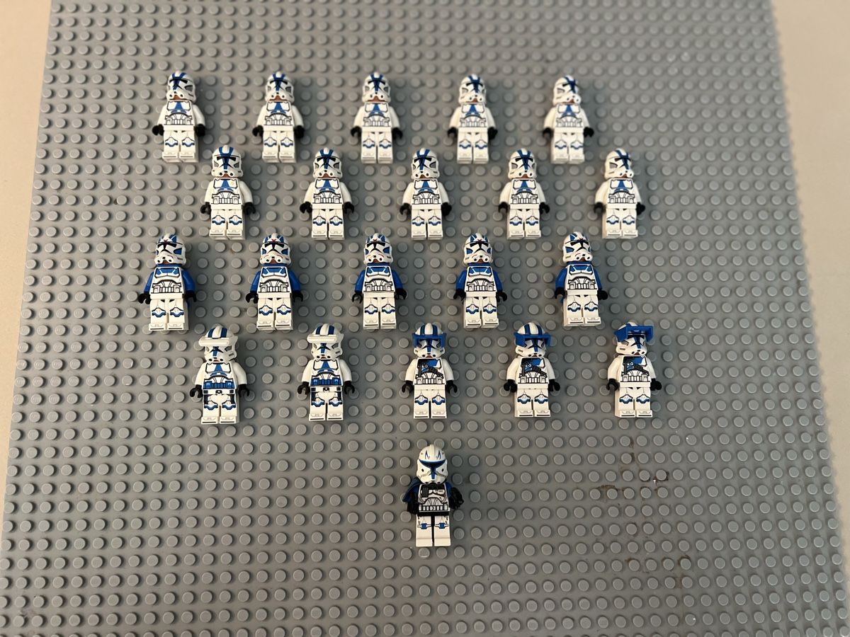 Star Wars Statuette: LEGO Star Wars 501st Clone Trooper Armee + Captain Rex – Usato da Zürich venduto da Quentin999 1