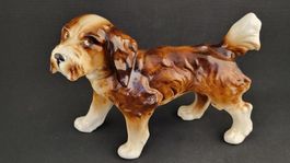 Hunde-Figur aus Porzellan