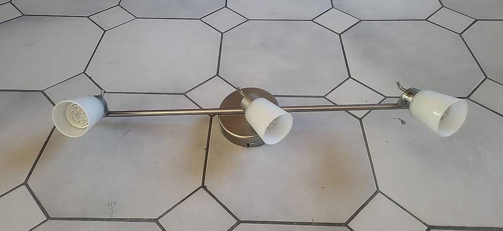 Lampadari & plafoniere: LED Decken- / Wandleuchte – Usato da Arisdorf venduto da RS_Center