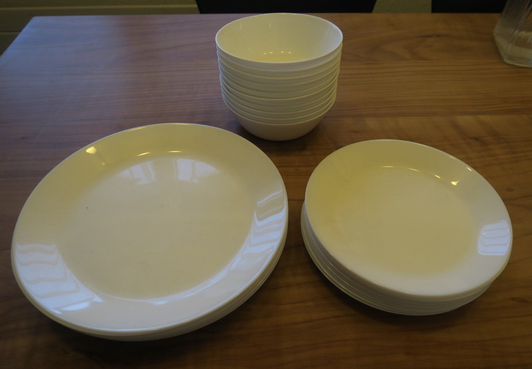 Set di piatti: Geschirrset – Usato da Rüti ZH venduto da Xokimilko