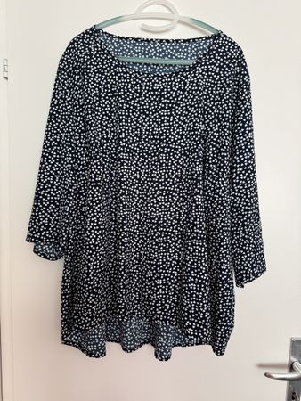 Damen Bluse weiss geblümt Grösse 54 neuwertig