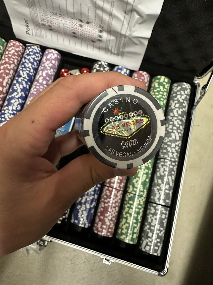 Jeux: Poker set mit Aluminium Koffer  – D'occasion à Nesselnbach par Vig0_al 6