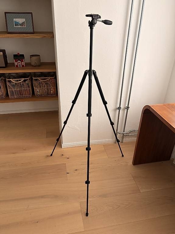 Trépieds & Accessoires: Foto/Video Tripod Cullmann Nanomax 450 – D'occasion à Solothurn par Juliasju 1