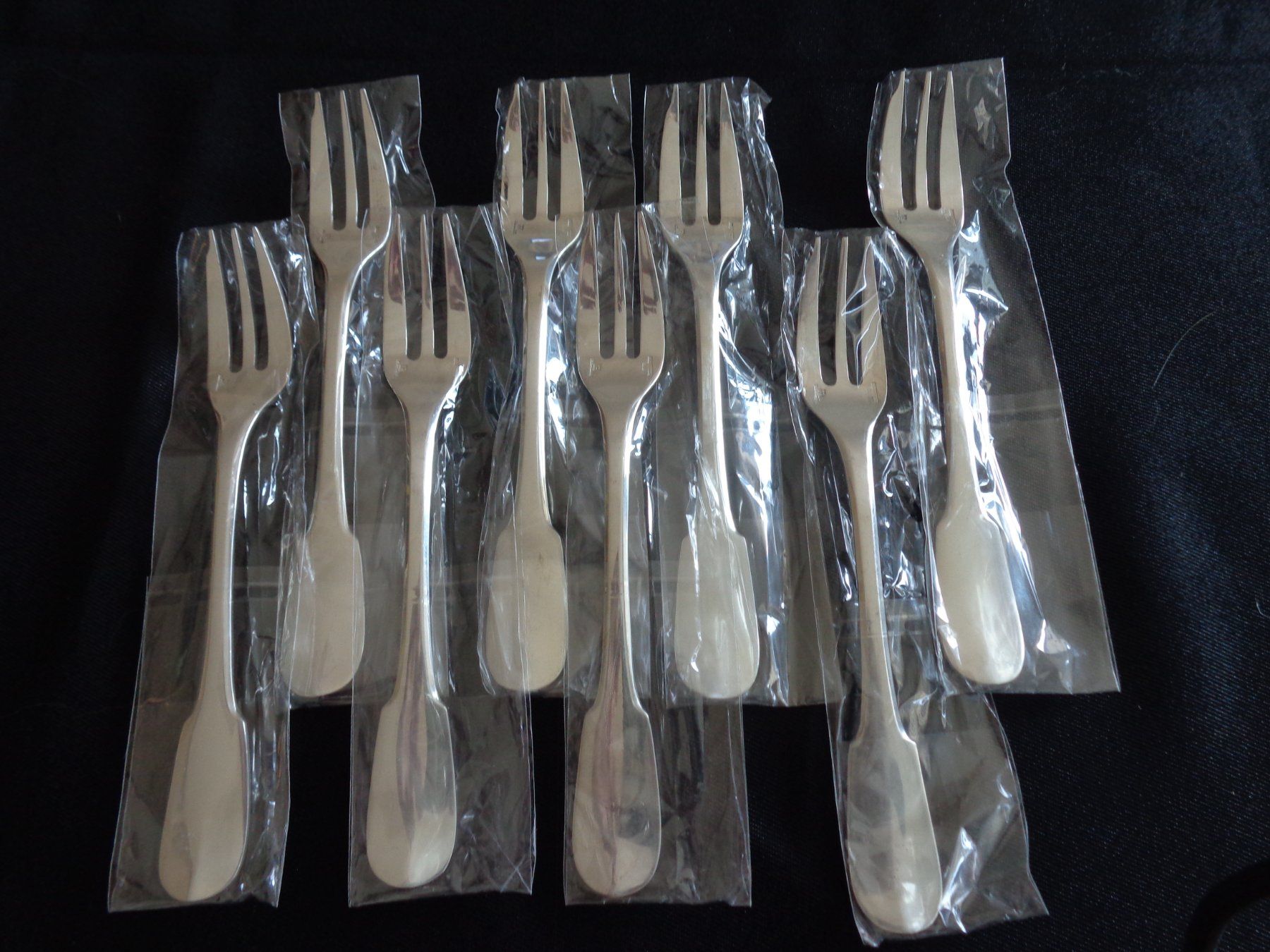 Christofle Forchette: * 8 X FOURCHETTES A GATEAUX CHRISTOFLE CLUNY ORIGINAL – Nuovo (secondo la descrizione) da Morges venduto da argento.oro.65
