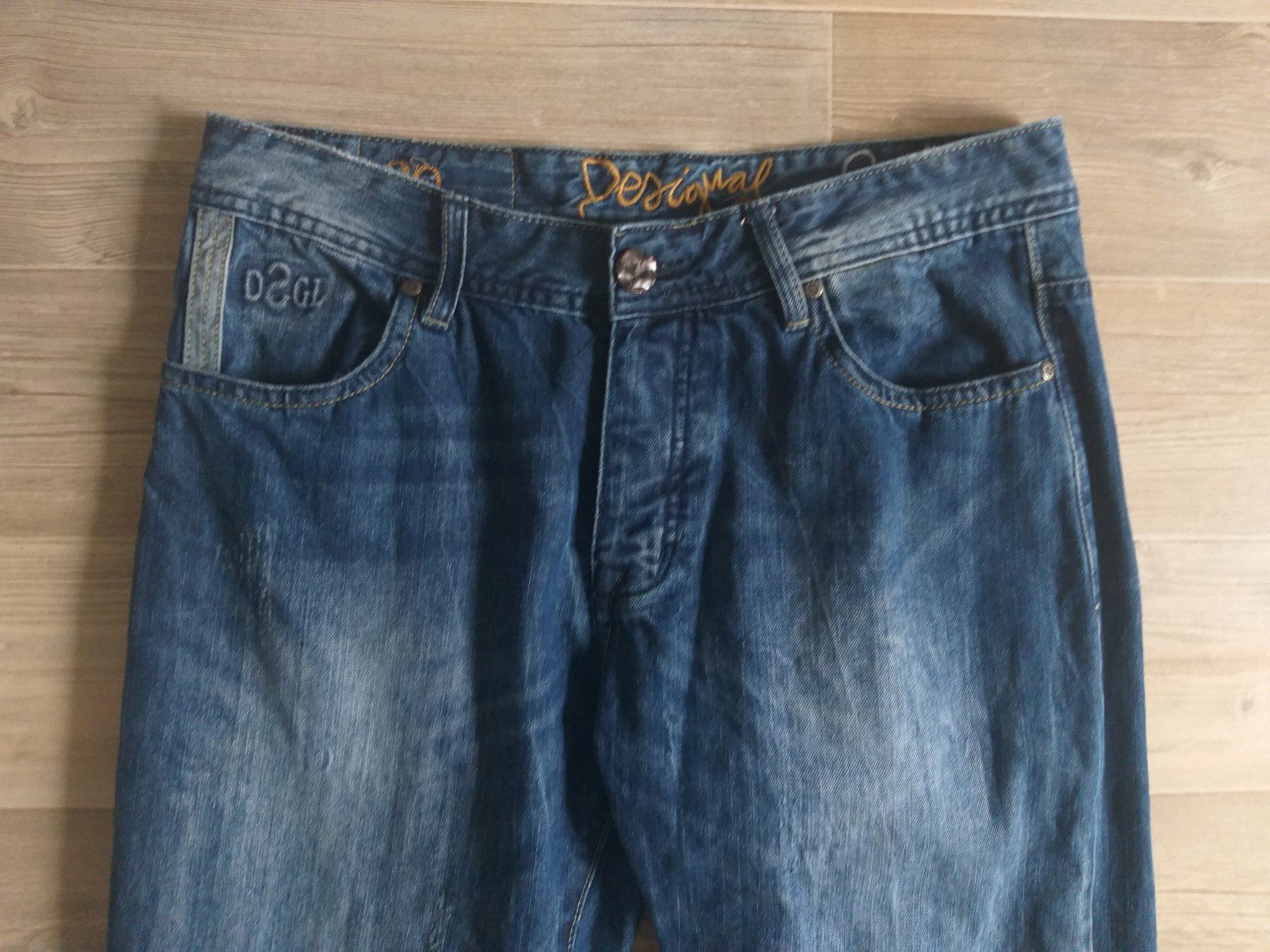 Desigual Jeans: DESIGUAL Jeans SLIM FIT taille / Grosse W30 – Usato da Cossonay-ville venduto da Super-Price-Quality 1