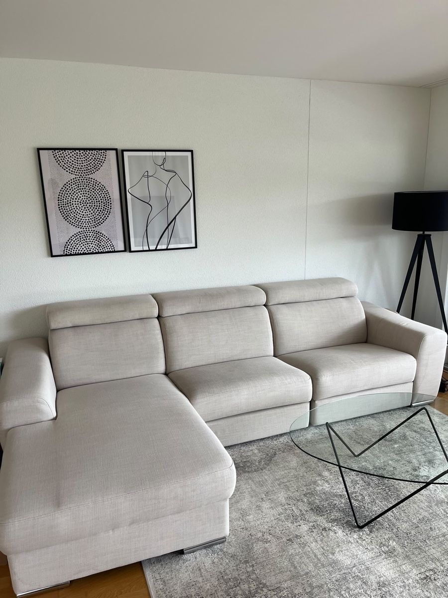 Livique Sofas: Ecksofa hellbeige Stoff mit Relaxfunktion – D'occasion à Küssnacht am Rigi par edo_7ww7