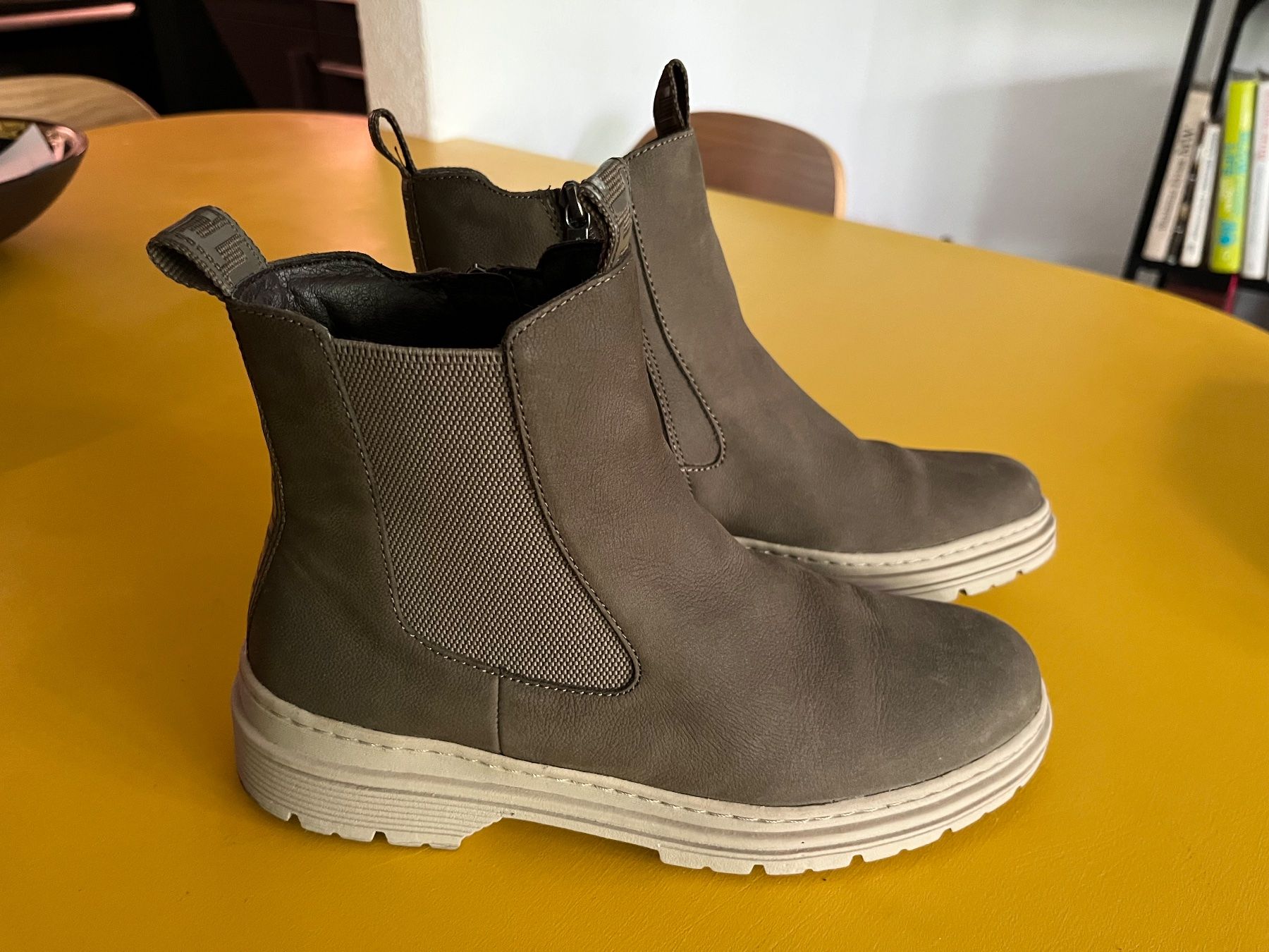 Tamaris Scarpe da donna: Bottines Tamaris p.40 – Usato da Biel-Bienne venduto da Doriskoloris 2