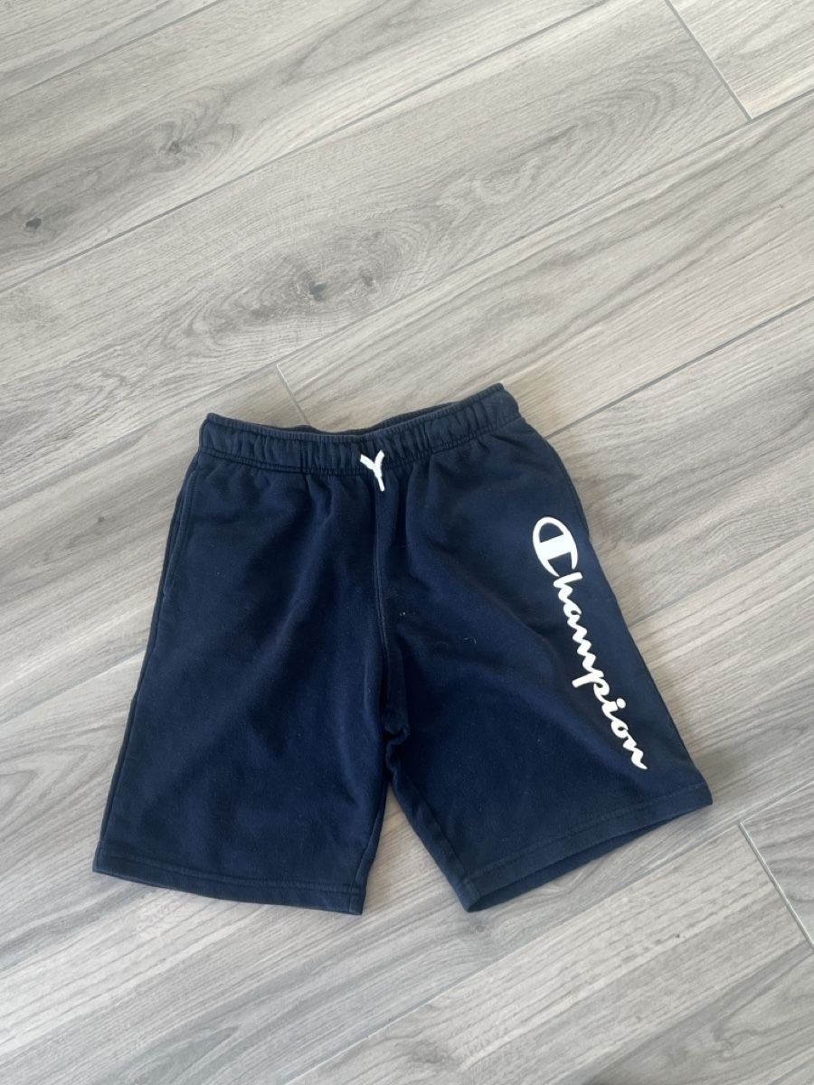 Champion Pantaloni: Kurze Trainerhose Grösse 152 – Usato da Niederhelfenschwil venduto da tab_xlc7