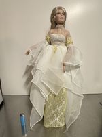 Grosse limitierte Puppe im Brautkleid, Sammlerstück #90/500
