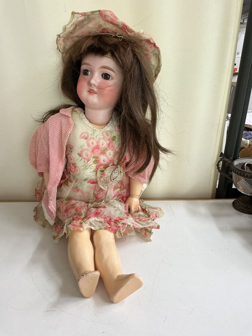Bambole: Antike grosse Puppe A. 9. M., 390 – Usato da Bern venduto da vielerart