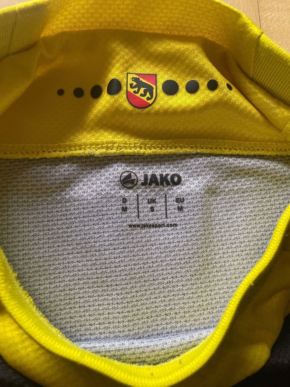 Young Boys Leibchen & Hosen: BSC Young Boys YB Trikot 2013/14 – Gebraucht aus Wallisellen von theadicts77 1