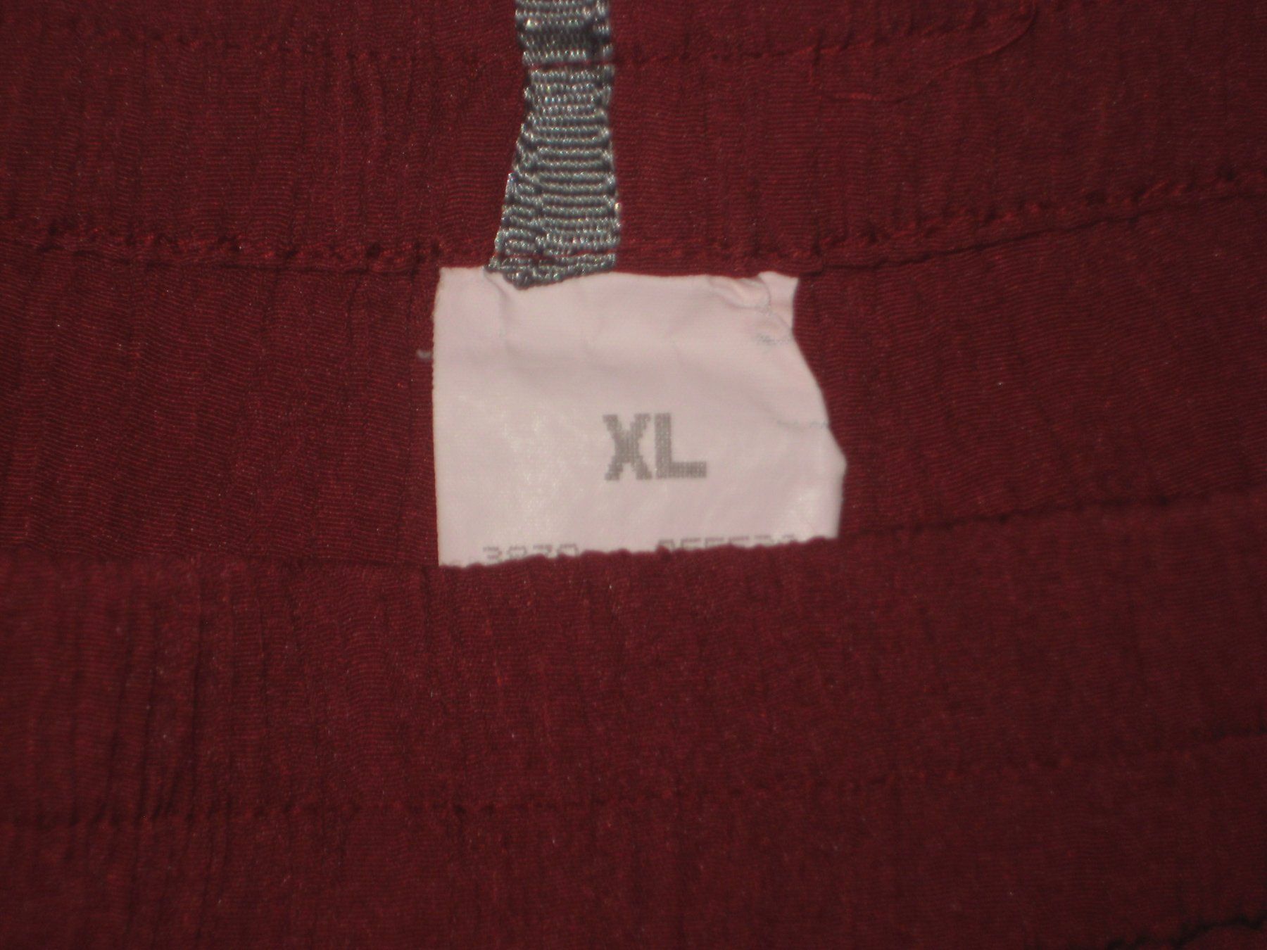 Pantaloni: Shorts weinrot Grösse XL – Usato da Füllinsdorf venduto da Schlupp 1