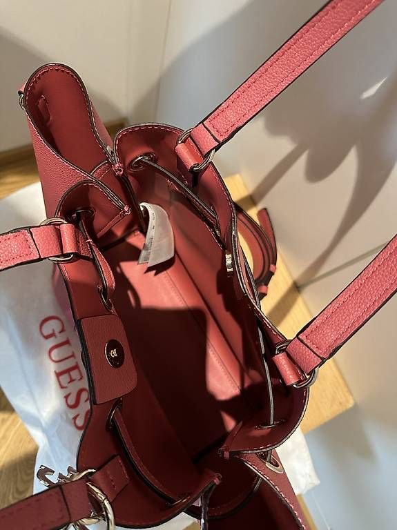 Borse da donna: Guess Bucket Bag - neu & unbenutzt – Usato da Emmenbrücke venduto da tha_8vtq 2
