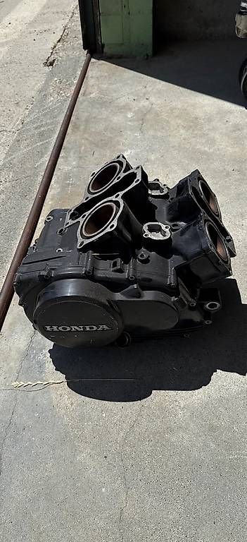 Motori: Honda VF750C Kurbelgehäuse – Usato da Zell LU venduto da .VR46.