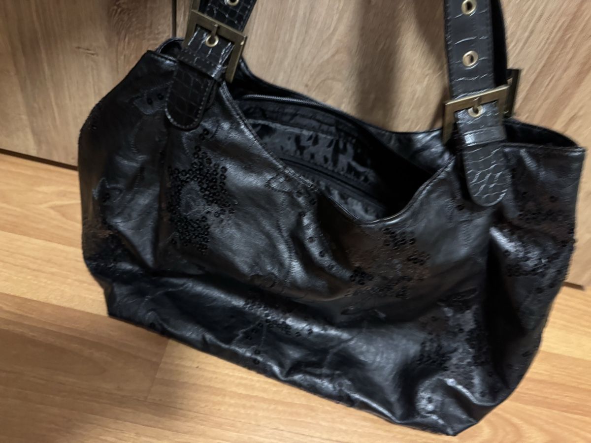 Sacs femmes: Sac à main noir en cuir véritable, parfait – D'occasion à Martigny par Mrtygn1 3