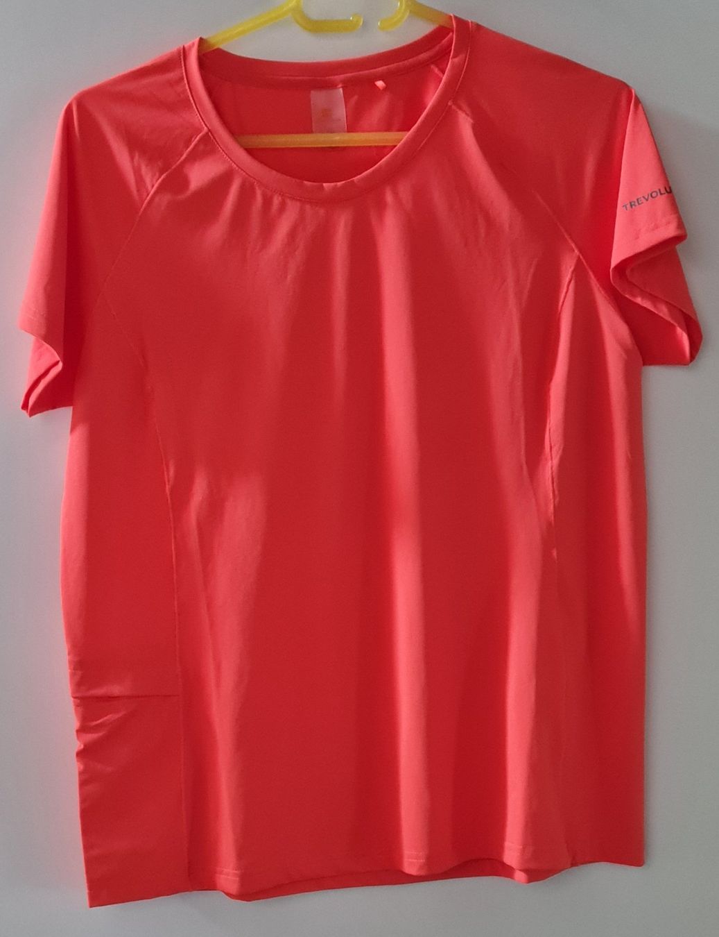 T-shirt: DamenShirt von Trevolution Grösse 40 – Nuovo (secondo la descrizione) da Bäriswil BE venduto da irwu